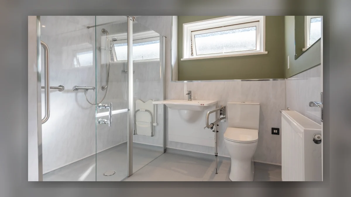 Freefoam Positions Geo-panel Range for Adapted Bathroom Installations