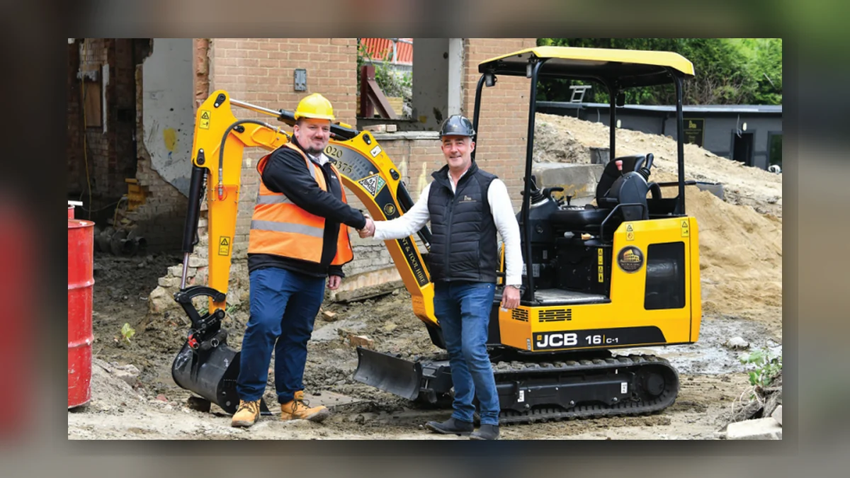 JCB Adds FlexiBuy Finance Option, Highlights New 3CX Sitemaster Backhoe Loader